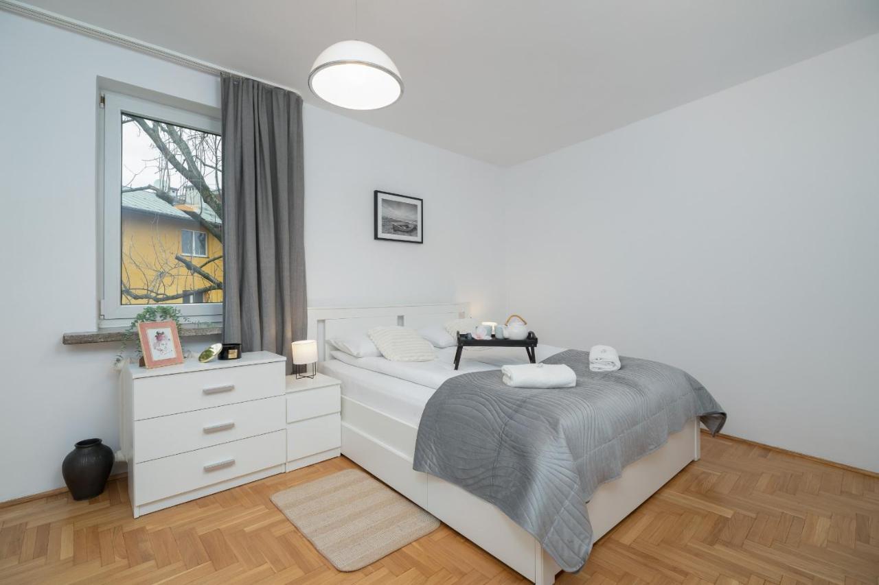 Jozefinska Apartment With Balcony Cracow By Noclegi Renters Krakov Exteriér fotografie